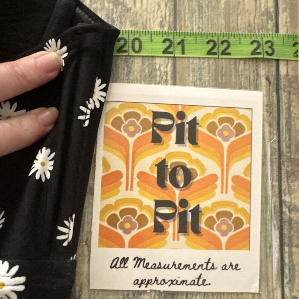 Old Navy Plus Size 3X One Piece Swimsuit Black White Floral Ruched Tummy Control - Picture 14 of 16